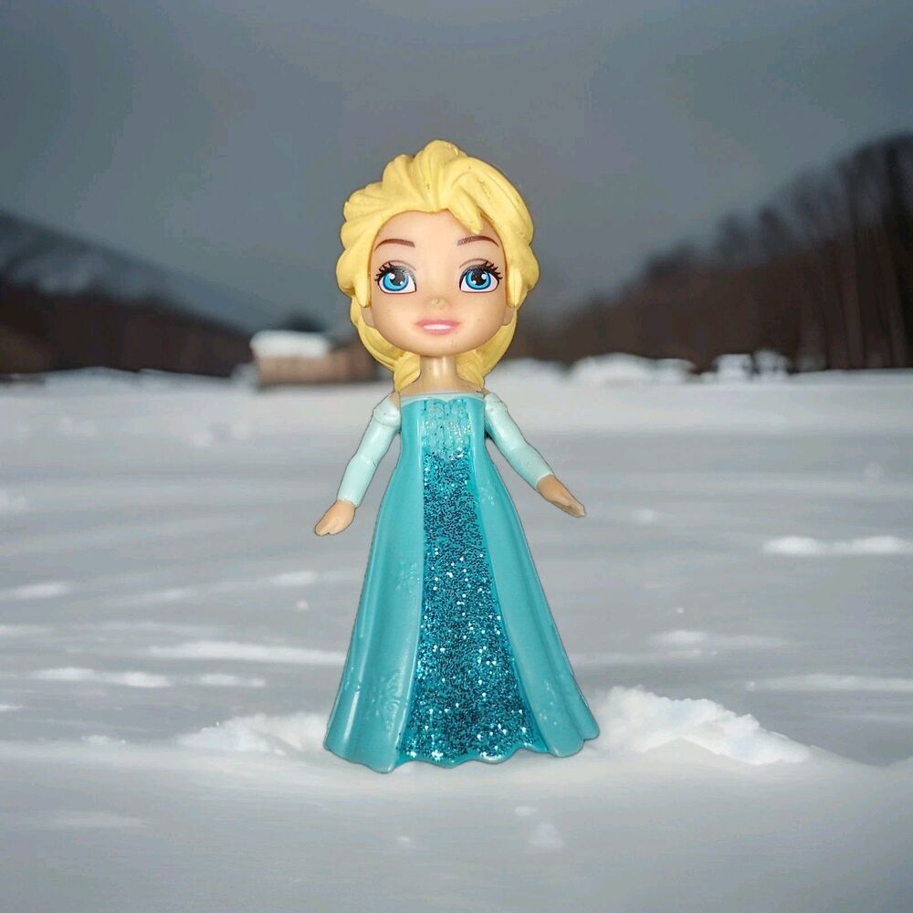 Disney Princess Poseable Frozen Elsa Mini Action Figure Glitter Dress